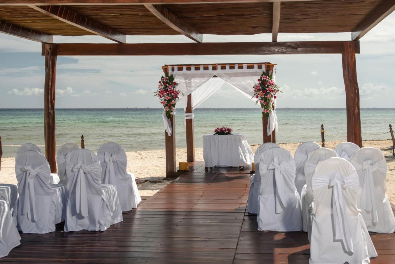 Grand Sunset Princess Плая дел Кармен Екстериор снимка A beach wedding